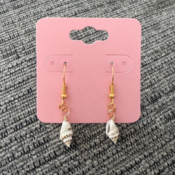Handmade Jewelry - Seashell & Gold Tone Stainless Steel Earrings